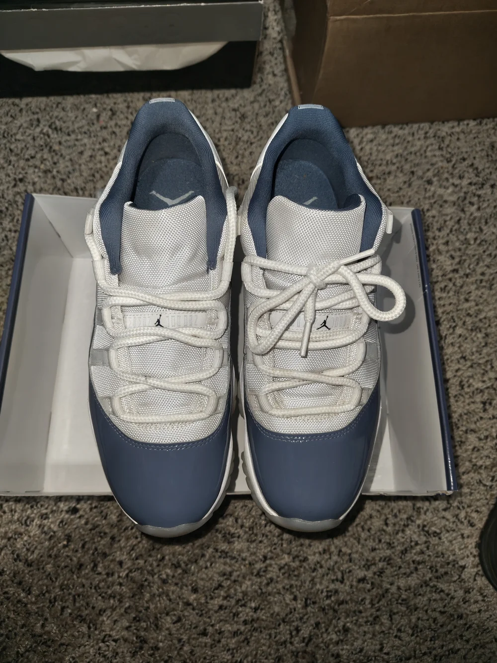 Jordan Low-Top Sneakers in White and Slate Blue